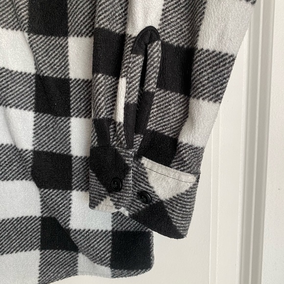 Boys Shirt Size 10/12 - Picture 9 of 14